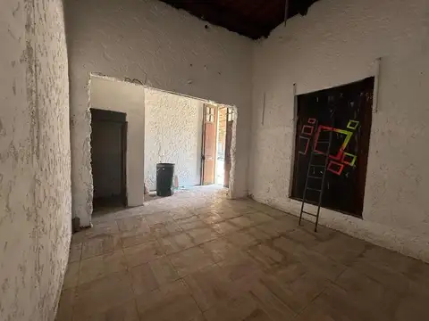 Calle 25 de Mayo 700