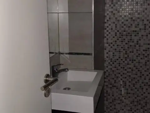 A METROS DE FACULTAD DE MEDICINA.  EXCELENTE UBICACIÓN
