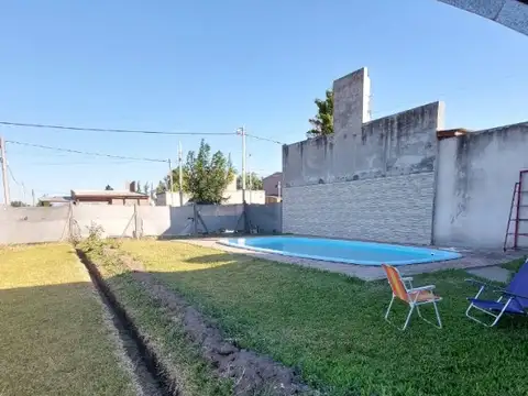 VENTA ROLDAN ACEQUIAS DEL AIRE APTA CREDITO DOS DORMITORIOS ,PILETA JARDIN