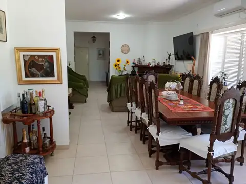Venta quinta 4.900 m² con parque, pileta y quincho