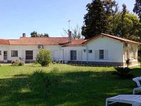 Venta quinta 4.900 m² con parque, pileta y quincho