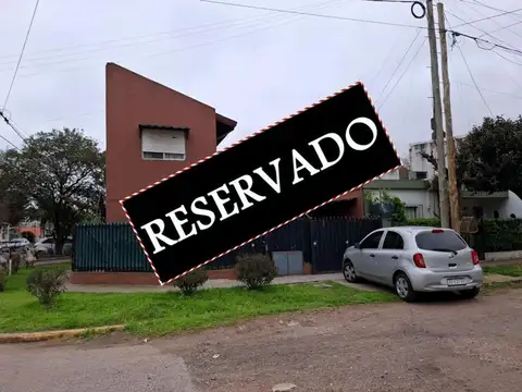   RESERVADO   CASA EN PH, 3 AMB, PB FTE C/COCHERA TECH