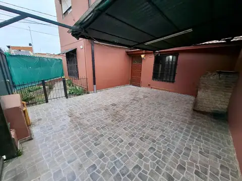 Depto Tipo Casa en Alquiler en Ituzaingó Norte, $ 580.000