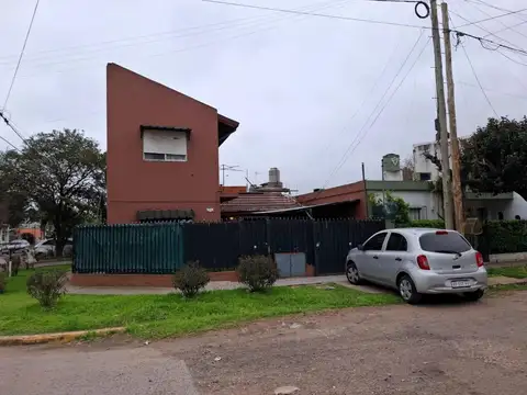 CASA EN PH, 3 AMB, PLANTA BAJA FRENTE CON COCHERA TECHADA