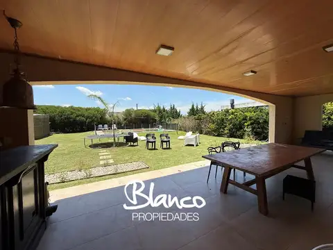 Casa 6 ambientes con 3 baños