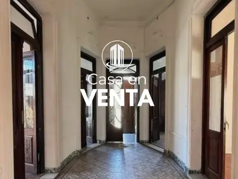 VENDO. Casa centrica. Concordia, ER.