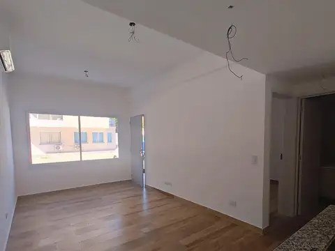 Maipu 515 , Piso PB