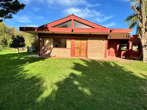 Casa en Venta en Los Hornos, USD 380.000