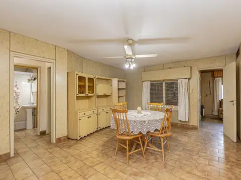 Casa 4 ambientes con 1 baño