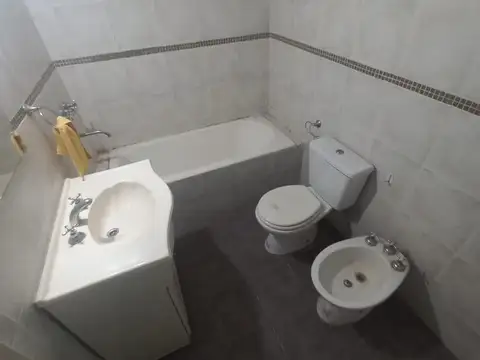 Depto Tipo Casa en Venta 50 años