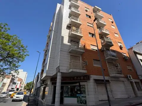 Parana 300, Piso 5°