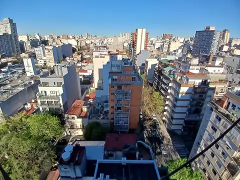 Departamento 2 ambientes en piso alto!