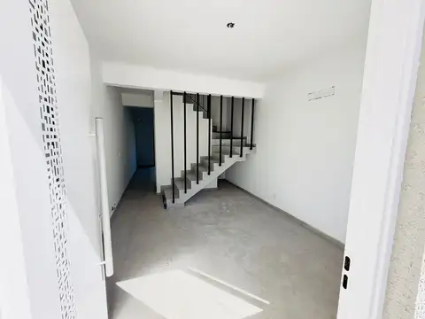 Depto Tipo Casa en Venta con 1 cocheras