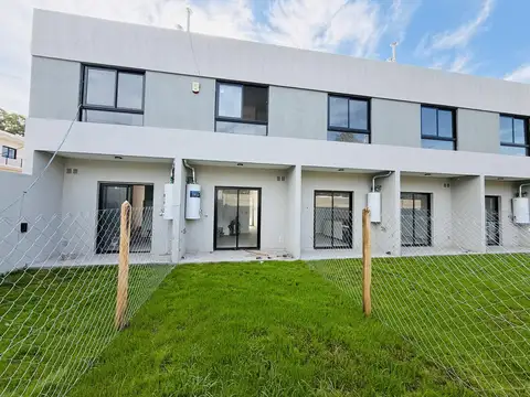 VENTA DULPEX  CON JARDIN EN COMPLEJO- SAN MIGUEL