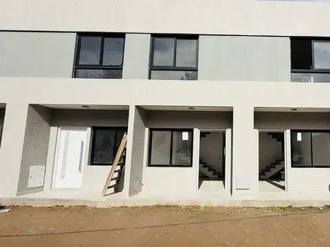 Depto Tipo Casa en Venta de 3 ambientes