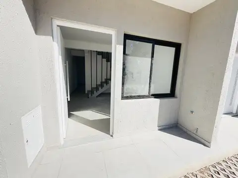 Depto Tipo Casa en Venta en Centro, USD 100.000