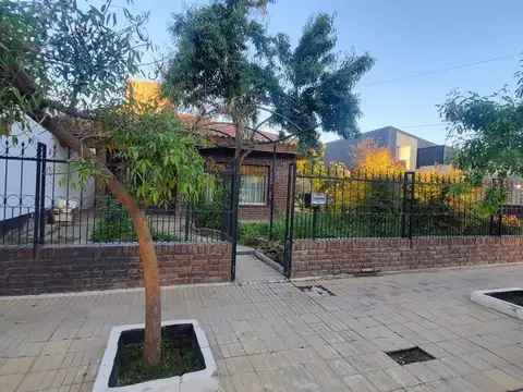 Casa en Venta con 6 cocheras
