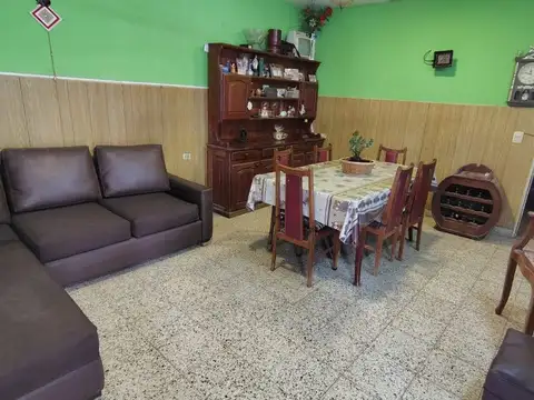 Casa 4 ambientes con 1 baño