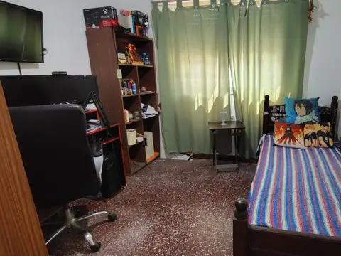 CASA 3 DORMITORIOS A RECICLAR + Dpto 2 AMBIENTES