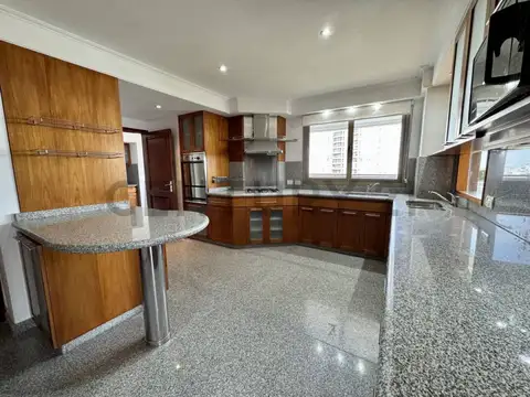 Departamento 7 ambientes con 4 baños