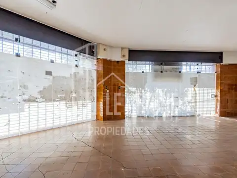 Local en Venta 40 años