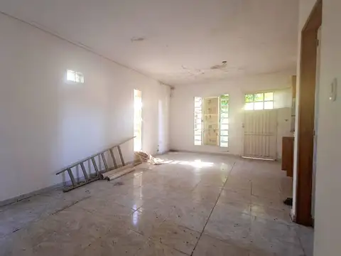 Casa 3 ambientes con 1 baño