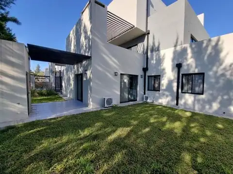 VENTA DEPTO 2 AMB CON JARDÍN - ALTOS DEL ENCUENTRO