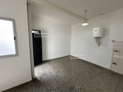 Depto Tipo Casa en Alquiler en Mataderos, $ 650.000