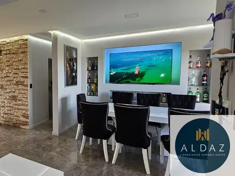 Casa en venta c/ cochera en Punta Alta