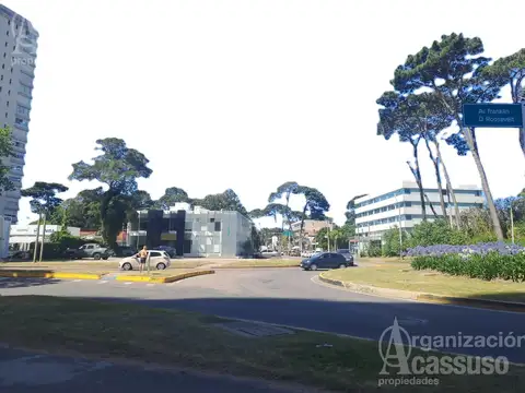 Local Av. Roosevelt parada 5