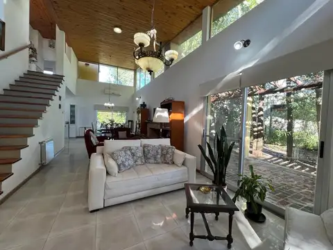 CASA EN VENTA ZARATE