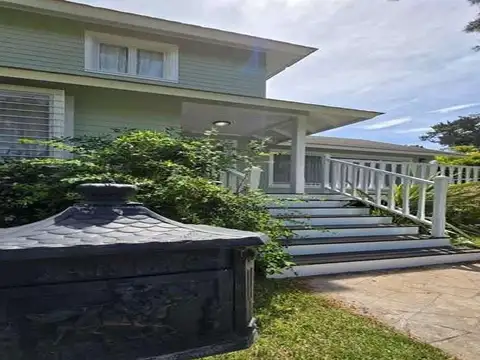 Casa en venta - 4 Dormitorios 2 Baños - Cariló