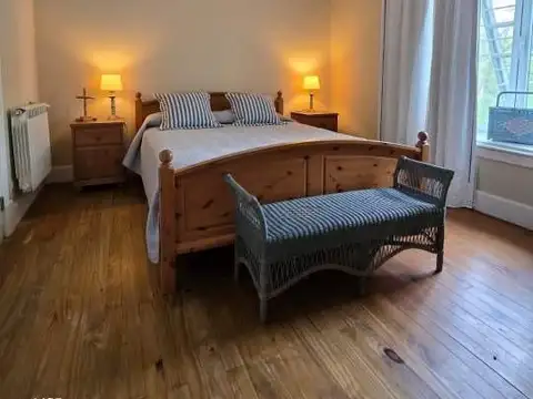 Casa 5 ambientes con 2 baños