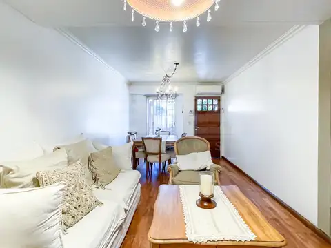 Depto Tipo Casa en Venta con 1 cocheras