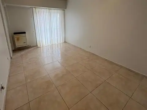 Venta de departamento - 2 ambientes - Reciclado - Con balcón - A la calle - Centro - Mar del Plata