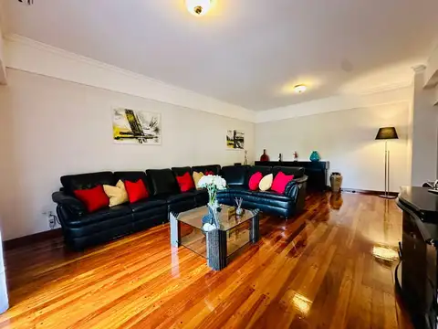 PISO EN VENTA EN LANUSITA COCHERA