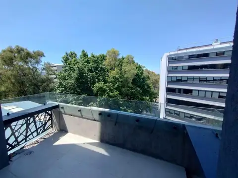 Dúplex a estrenar con terraza propia a metros del Río