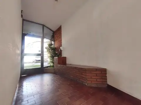 Las Flores 764 , Piso 2