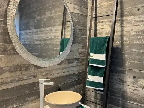 Casa 6 ambientes con 4 baños