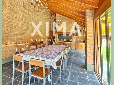Casa 6 ambientes con 5 baños