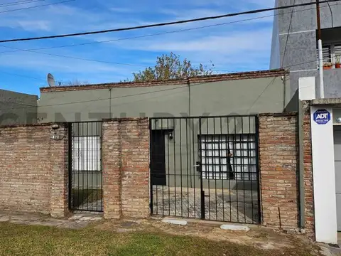 Casa de 3 Dormitorios en Venta en San Carlos