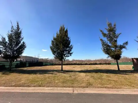 Venta de lote en barrio EL NAUDIR 