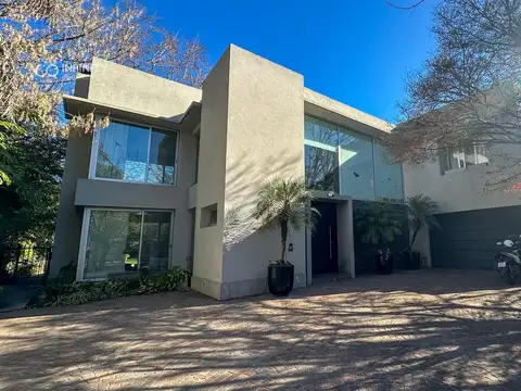 Casa en venta 5 Amb-Las Lomas-Jockey - Pileta -Galeria
