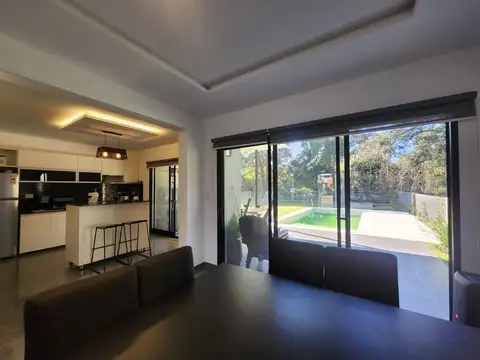 Casa 4 ambientes con 3 baños