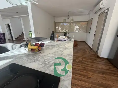 Casa 5 ambientes con 5 baños