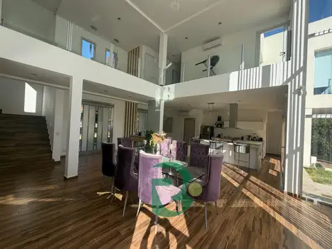 Venta Casa 5amb.Lote 1500mts.San Diego Country Club.Moreno