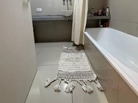 VENTA MONOAMBIENTE CON BALCÓN AL FRENTE. CIUDADELA