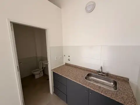 Local en Alquiler en Docta, $ 650.000