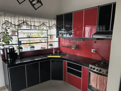 Teodoro Plaza 3800, Piso Pb