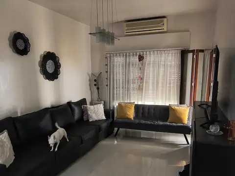 Depto Tipo Casa en Venta con 1 cocheras